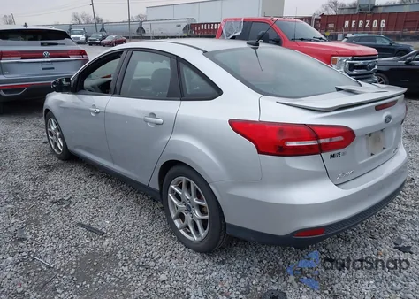 2015 Ford Focus Se z USA, uszkodzony, nr VIN 1FADP3F2XFL336212
